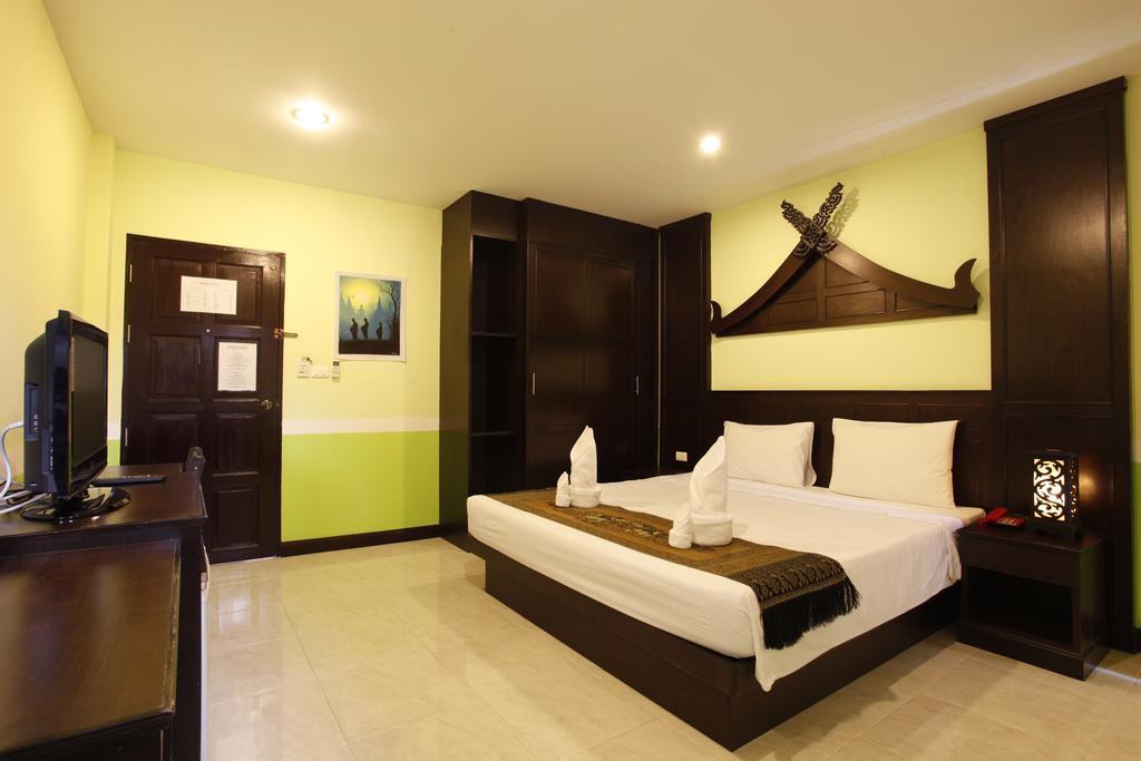 Amici Miei Guest House Phuket Ngoại thất bức ảnh