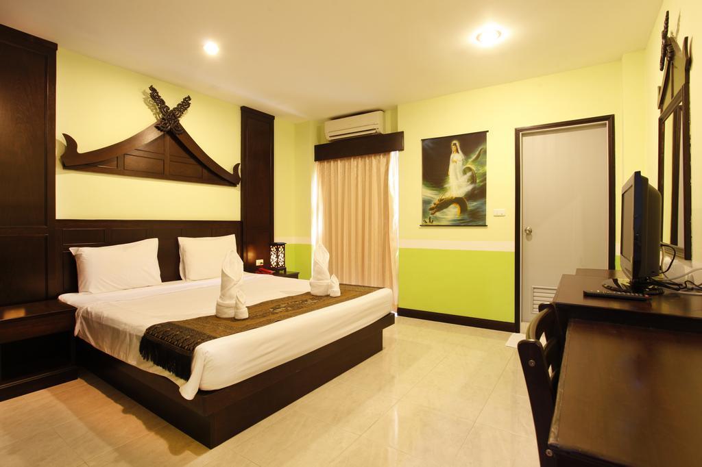 Amici Miei Guest House Phuket Ngoại thất bức ảnh