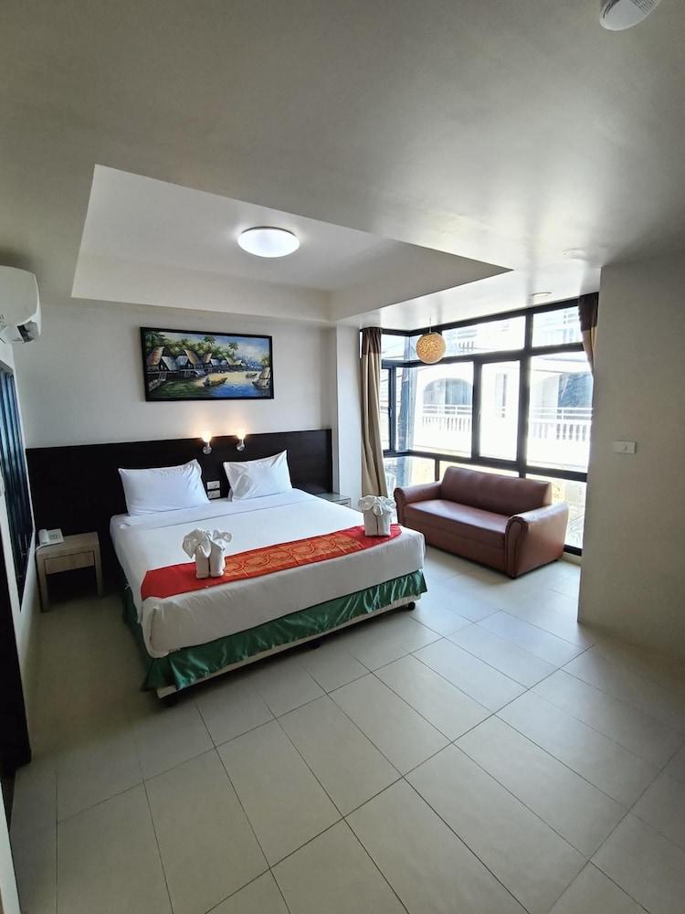 Amici Miei Guest House Phuket Ngoại thất bức ảnh