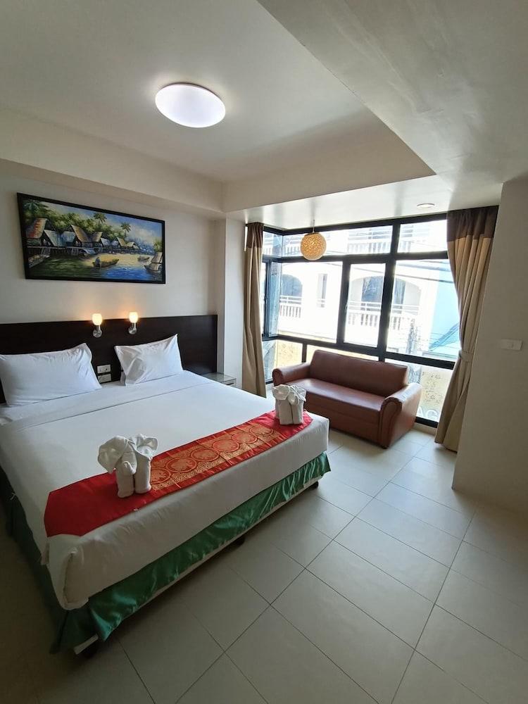 Amici Miei Guest House Phuket Ngoại thất bức ảnh