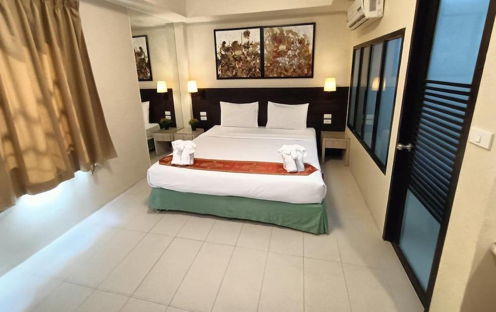 Amici Miei Guest House Phuket Ngoại thất bức ảnh