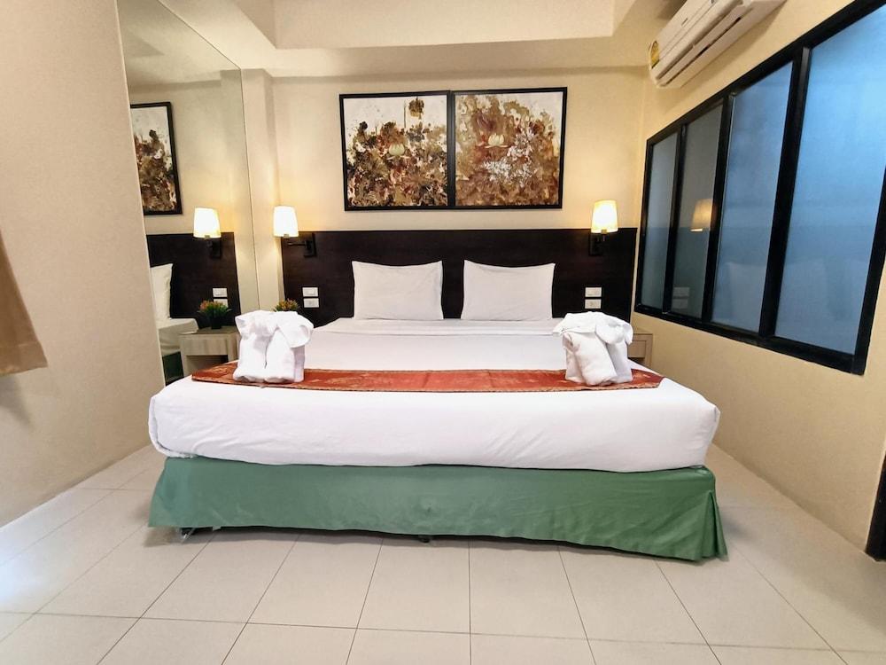 Amici Miei Guest House Phuket Ngoại thất bức ảnh